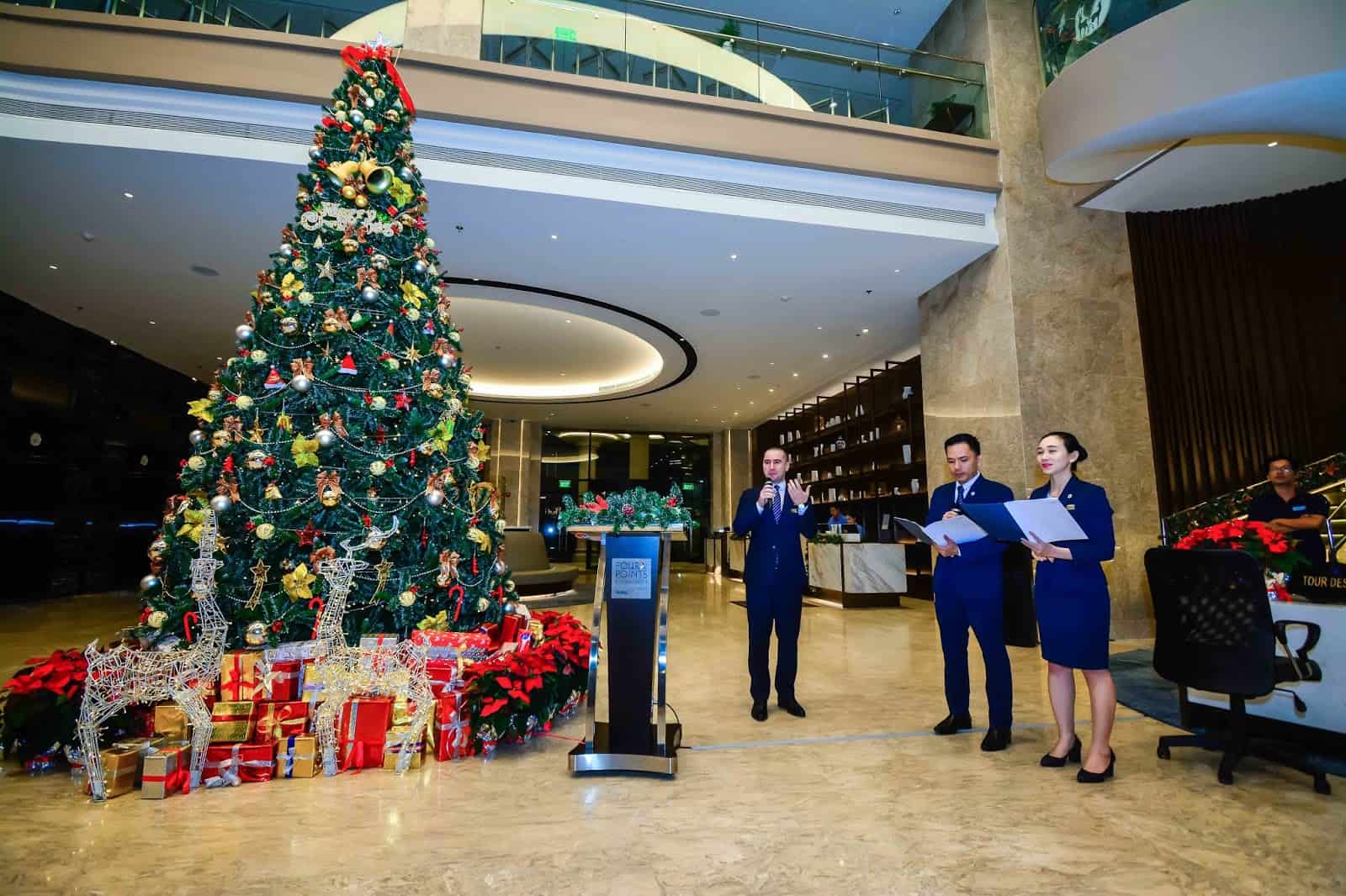Gợi ý trang trí khách sạn mùa Noel ấn tượng, thu hút nhất